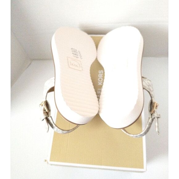 New! MICHAEL KORS Women's MK Logo Jilly T-Strap Sandals Shoes Open-Toe Vanilla 7 - Picture 8 of 9